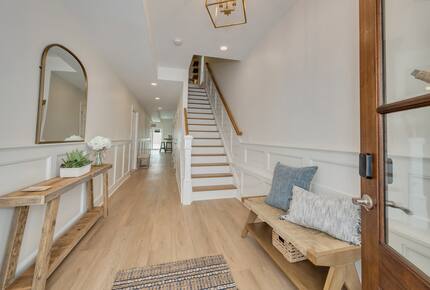 Modern 5-Bed Retreat Steps from Beach & Boardwalk - North Wildwood, New Jersey