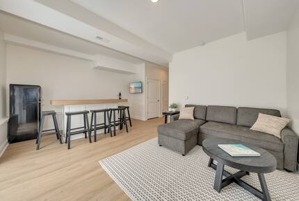 Modern 5-Bed Retreat Steps from Beach & Boardwalk - North Wildwood, New Jersey