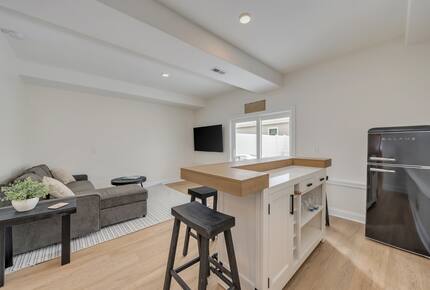 Modern 5-Bed Retreat Steps from Beach & Boardwalk - North Wildwood, New Jersey