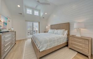 Modern 5-Bed Retreat Steps from Beach & Boardwalk - North Wildwood, New Jersey