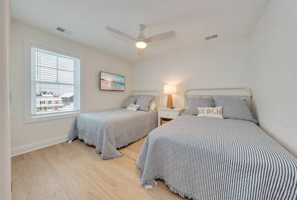 Modern 5-Bed Retreat Steps from Beach & Boardwalk - North Wildwood, New Jersey