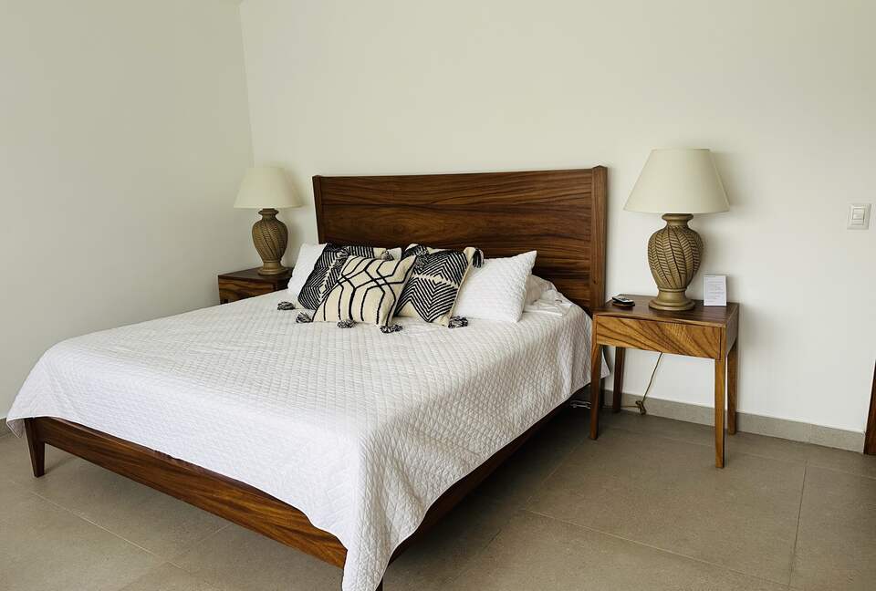 Exquisite 6,000 sqft Beach Villa with Resort-Like Pool - Puerto San Jose, Guatemala