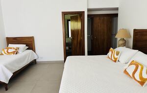 Exquisite 6,000 sqft Beach Villa with Resort-Like Pool - Puerto San Jose, Guatemala