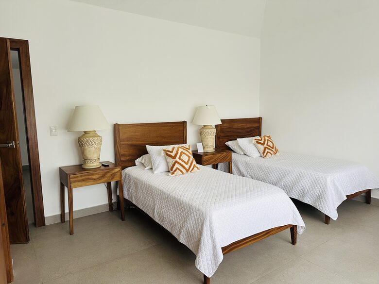 Exquisite 6,000 sqft Beach Villa with Resort-Like Pool - Puerto San Jose, Guatemala