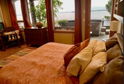 Whidbey Waterfront Haven - Greenbank, Washington