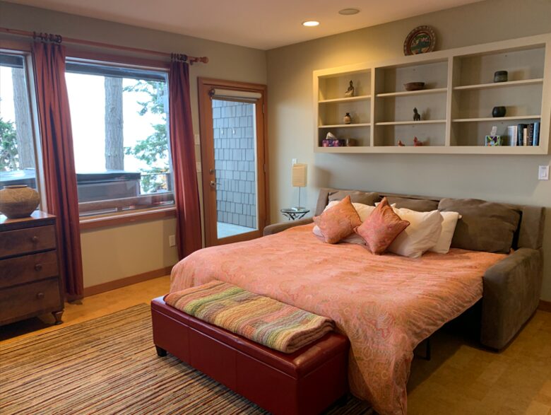 Whidbey Waterfront Haven - Greenbank, Washington