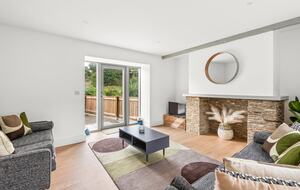 Elegant Stone Barn Retreat in South Milton - South Milton Devon, United Kingdom