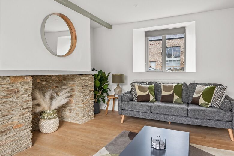 Elegant Stone Barn Retreat in South Milton - South Milton Devon, United Kingdom