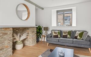 Elegant Stone Barn Retreat in South Milton - South Milton Devon, United Kingdom