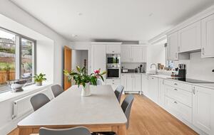 Elegant Stone Barn Retreat in South Milton - South Milton Devon, United Kingdom