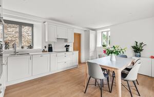 Elegant Stone Barn Retreat in South Milton - South Milton Devon, United Kingdom