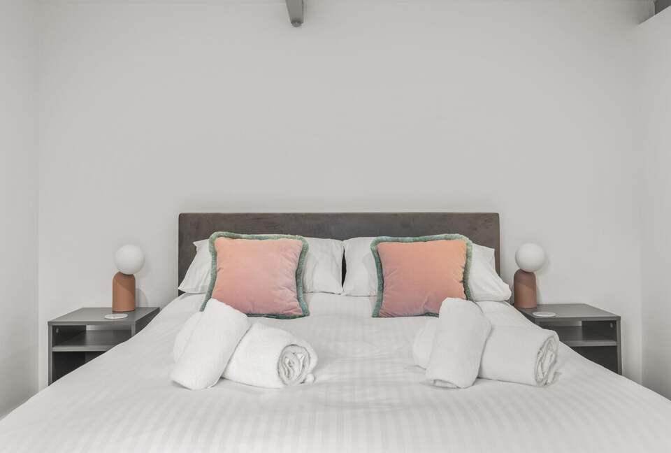 Elegant Stone Barn Retreat in South Milton - South Milton Devon, United Kingdom