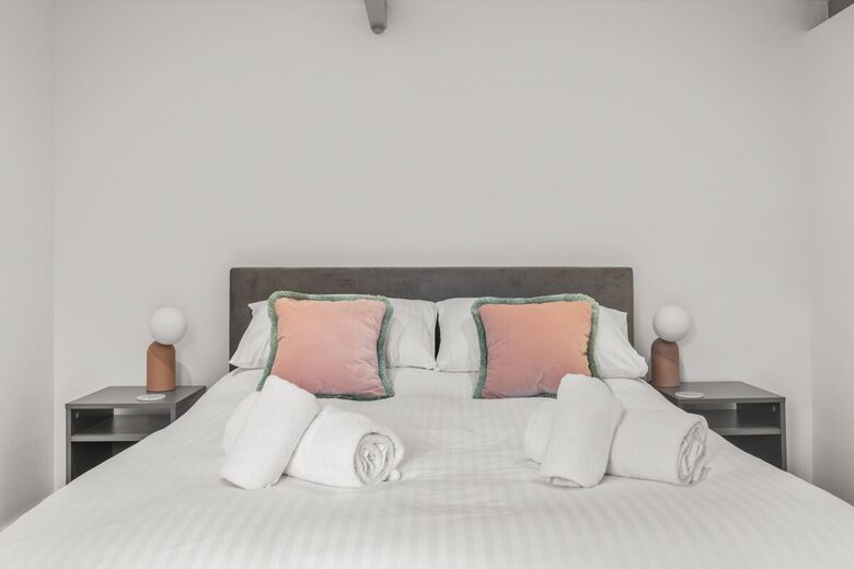 Elegant Stone Barn Retreat in South Milton - South Milton Devon, United Kingdom