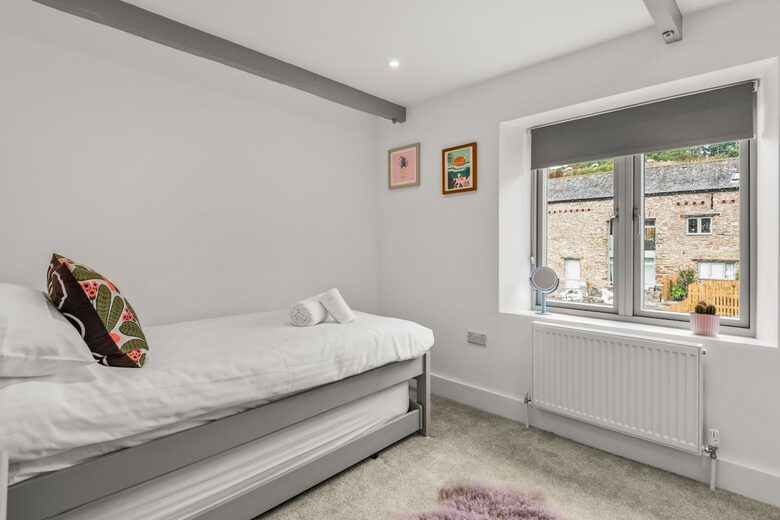 Elegant Stone Barn Retreat in South Milton - South Milton Devon, United Kingdom