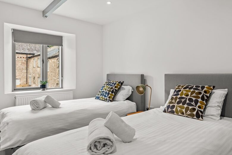 Elegant Stone Barn Retreat in South Milton - South Milton Devon, United Kingdom