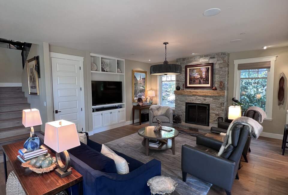 Coastal Elegance in Carmel-by-the-Sea - Carmel By The Sea, California