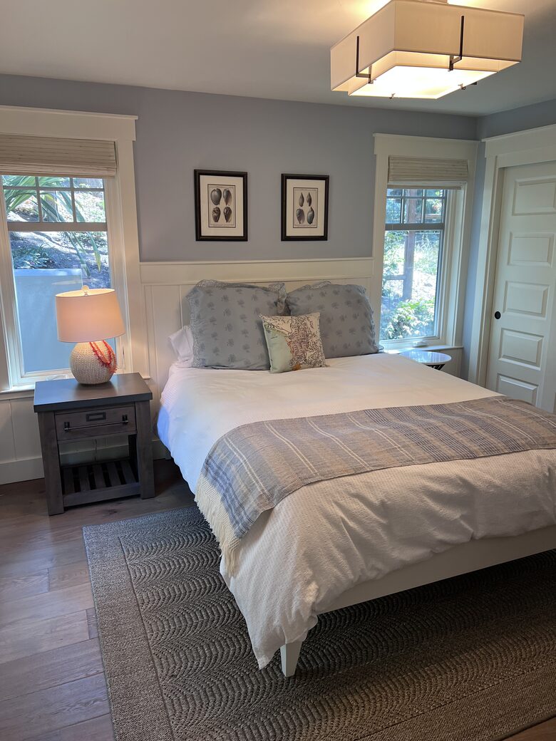 Downstairs guest bedroom #