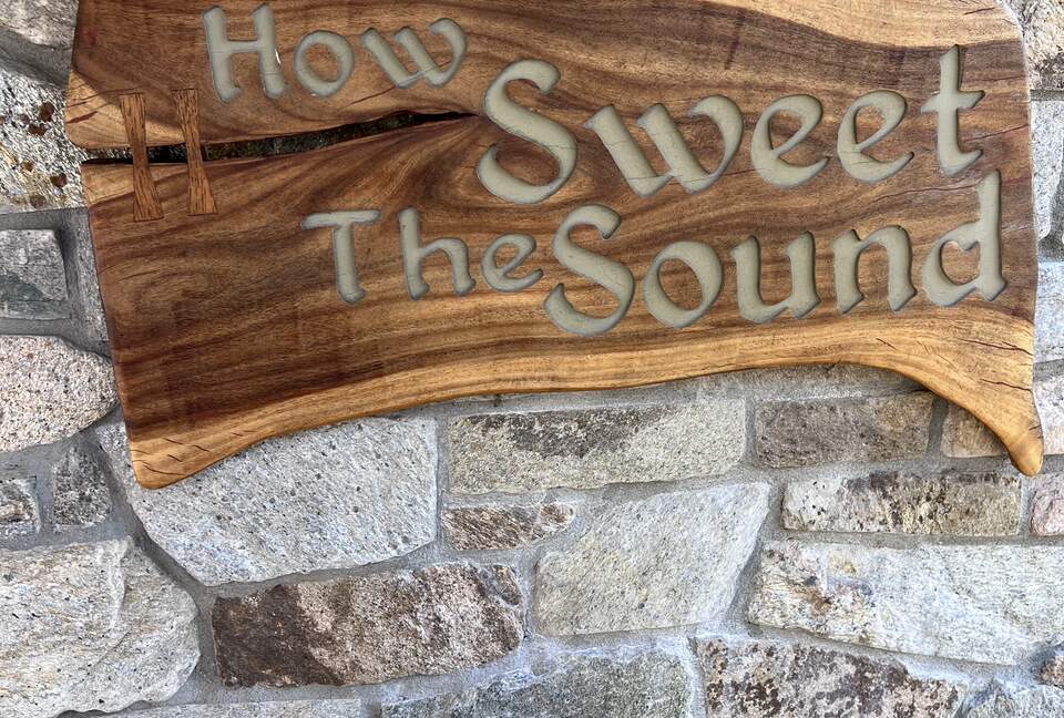 The sound of the ocean inside the name of the house