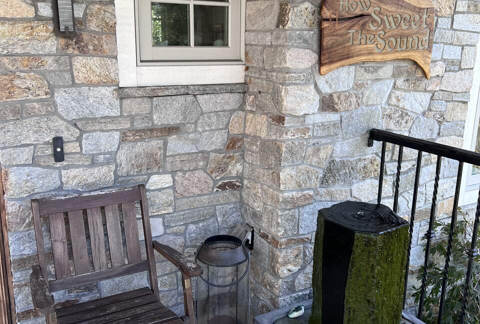 Front porch with basalt column water feature
