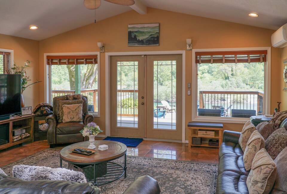 Emerald River Retreat - Crescent City, California