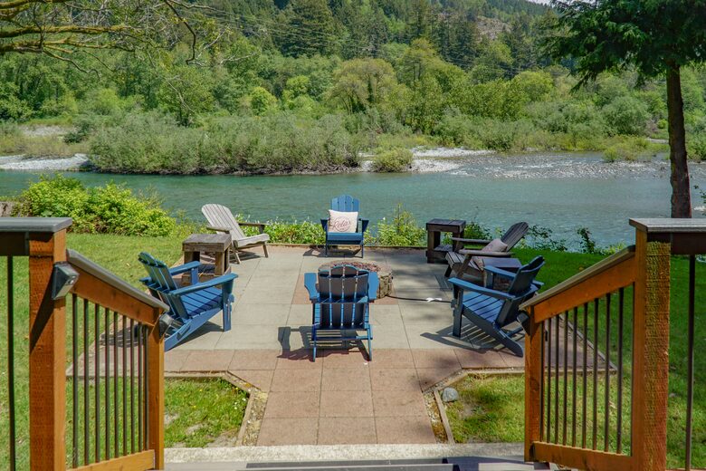 Emerald River Retreat - Crescent City, California