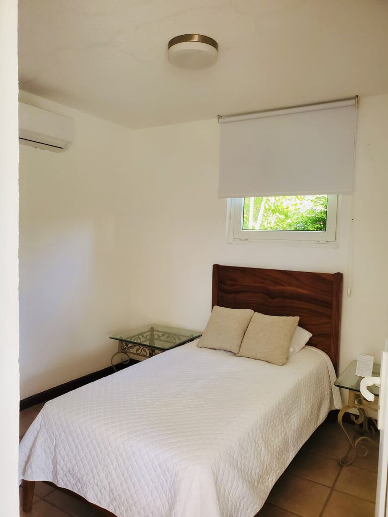 Exquisite 6,000 sqft Beach Villa with Resort-Like Pool - Puerto San Jose, Guatemala