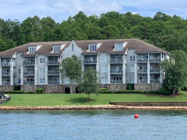 Lake Martin Serenity Condo - Dadeville, Alabama