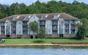 Lake Martin Serenity Condo - Dadeville, Alabama