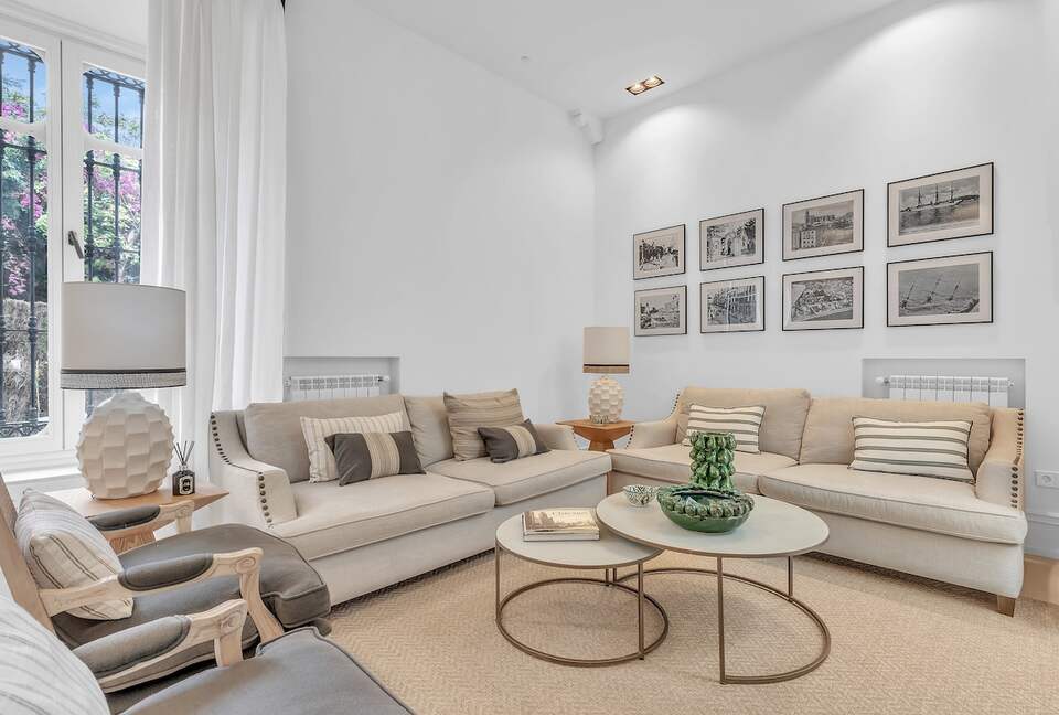 Stylish 2 Bedrooms by La Malagueta Beach - Málaga, Spain