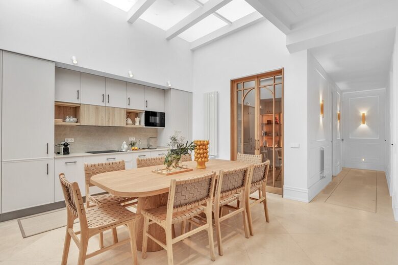 Stylish 2 Bedrooms by La Malagueta Beach - Málaga, Spain