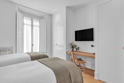 Stylish 2 Bedrooms by La Malagueta Beach - Málaga, Spain