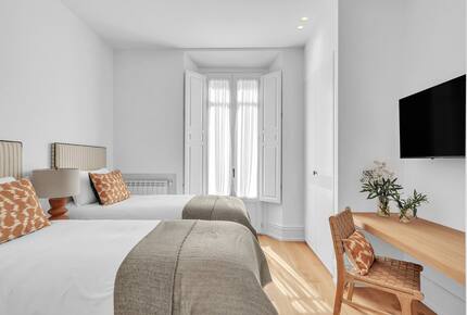 Stylish 2 Bedrooms by La Malagueta Beach - Málaga, Spain