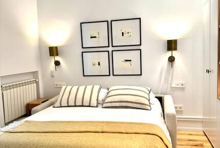 Stylish 2 Bedrooms by La Malagueta Beach - Málaga, Spain