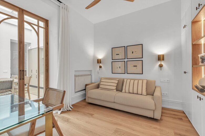 Stylish 2 Bedrooms by La Malagueta Beach - Málaga, Spain