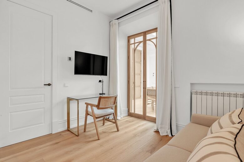 Stylish 2 Bedrooms by La Malagueta Beach - Málaga, Spain