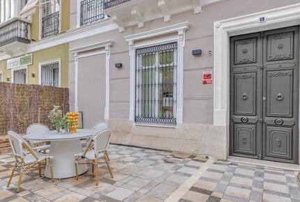 Stylish 2 Bedrooms by La Malagueta Beach - Málaga, Spain