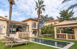 Mediterranean Elegance: A Private Saint-Tropez Villa - Saint-Tropez, France
