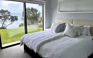 Oceanfront Sanctuary at Algies Bay - Algies Bay, New Zealand
