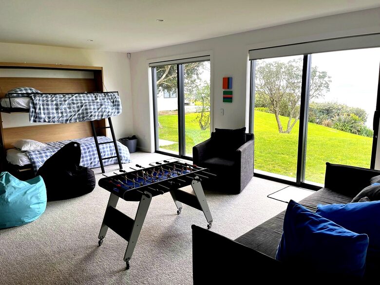 Oceanfront Sanctuary at Algies Bay - Algies Bay, New Zealand