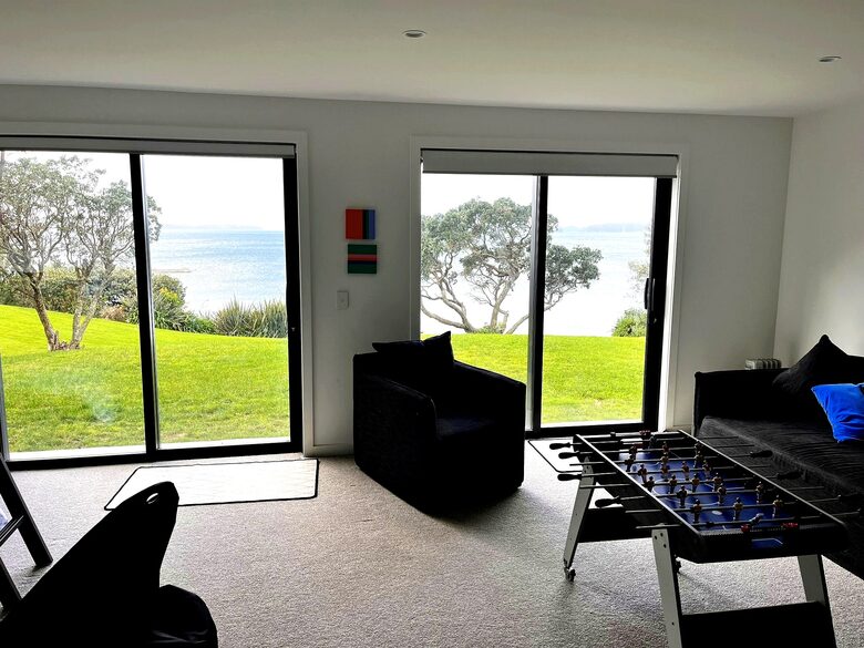 Oceanfront Sanctuary at Algies Bay - Algies Bay, New Zealand