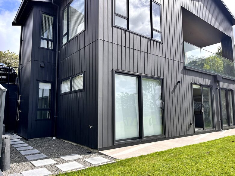 Oceanfront Sanctuary at Algies Bay - Algies Bay, New Zealand