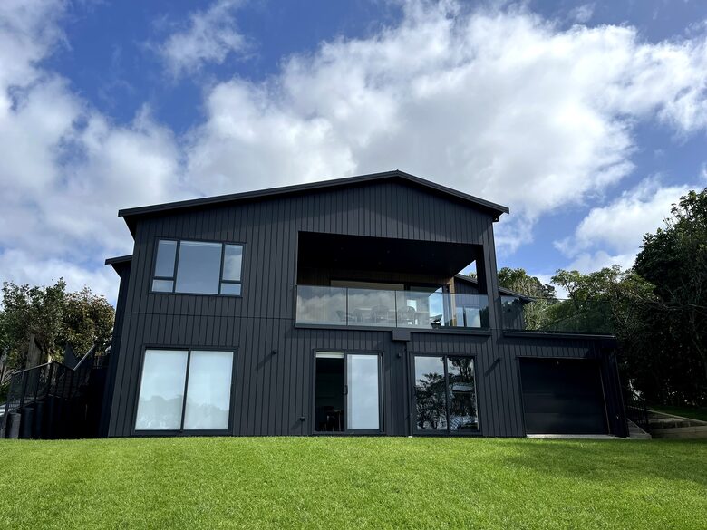 Oceanfront Sanctuary at Algies Bay - Algies Bay, New Zealand