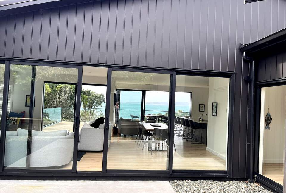 Oceanfront Sanctuary at Algies Bay - Algies Bay, New Zealand