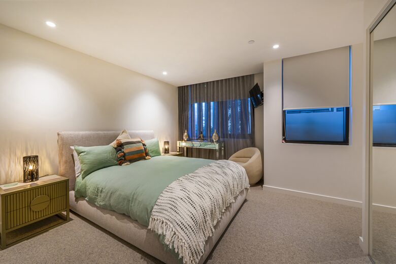 Exclusive Cotton Tree Waterfront Retreat with Resort Amenities - Maroochydore, Australia
