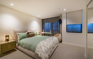 Exclusive Cotton Tree Waterfront Retreat with Resort Amenities - Maroochydore, Australia