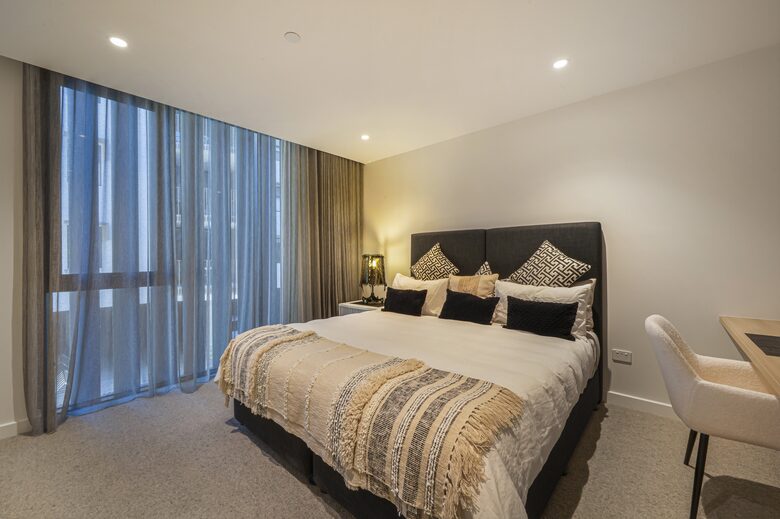 Exclusive Cotton Tree Waterfront Retreat with Resort Amenities - Maroochydore, Australia