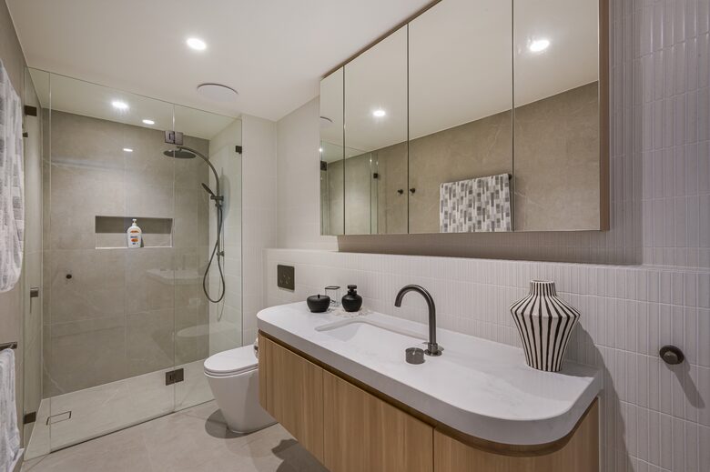 Exclusive Cotton Tree Waterfront Retreat with Resort Amenities - Maroochydore, Australia