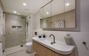 Exclusive Cotton Tree Waterfront Retreat with Resort Amenities - Maroochydore, Australia