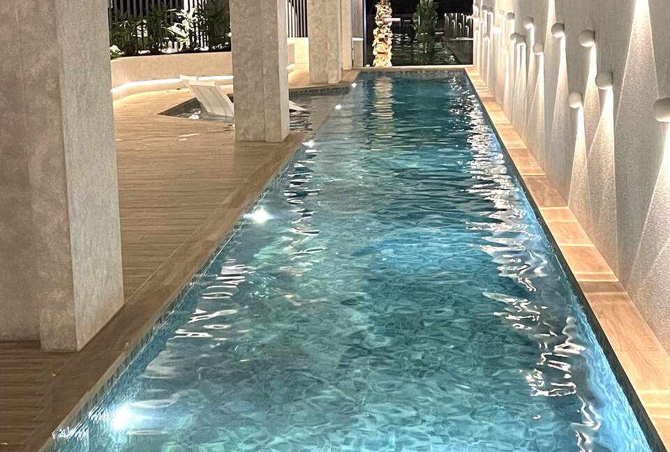 Exclusive Cotton Tree Waterfront Retreat with Resort Amenities - Maroochydore, Australia