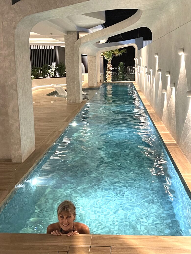 Exclusive Cotton Tree Waterfront Retreat with Resort Amenities - Maroochydore, Australia